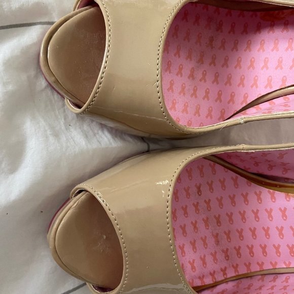RARE Pink Outsoled 5" Heels in GUC Size 9. Incredible Shoes! - Picture 2 of 15